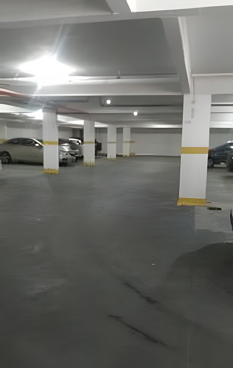 Apto com piscina a 40 metros da praia