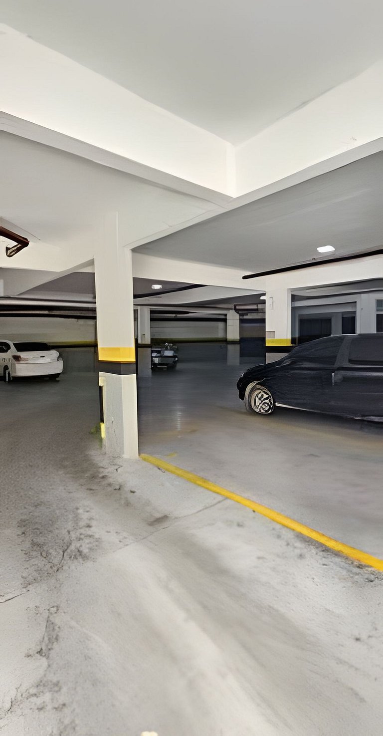 Apto com piscina a 40 metros da praia