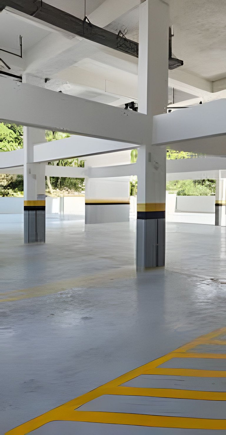 Apto com piscina a 40 metros da praia