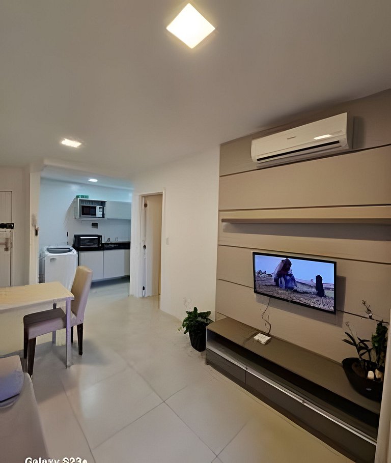 Apto - Pertinho do mar com piscina e garagem