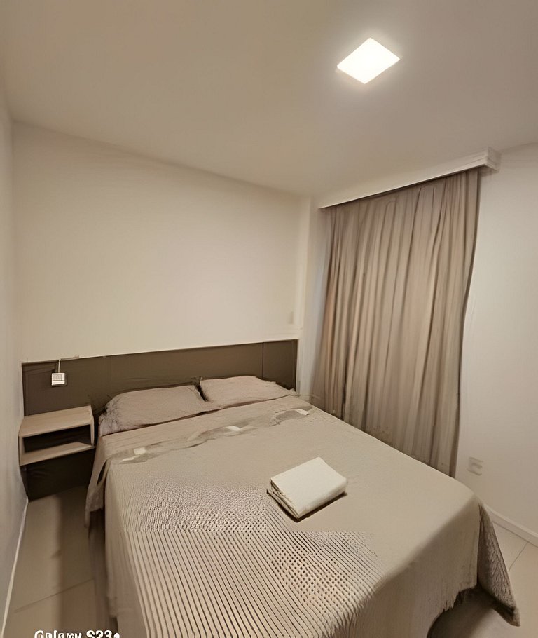 Apto - Pertinho do mar com piscina e garagem