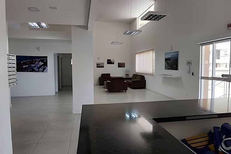 Apto - Pertinho do mar com piscina e garagem
