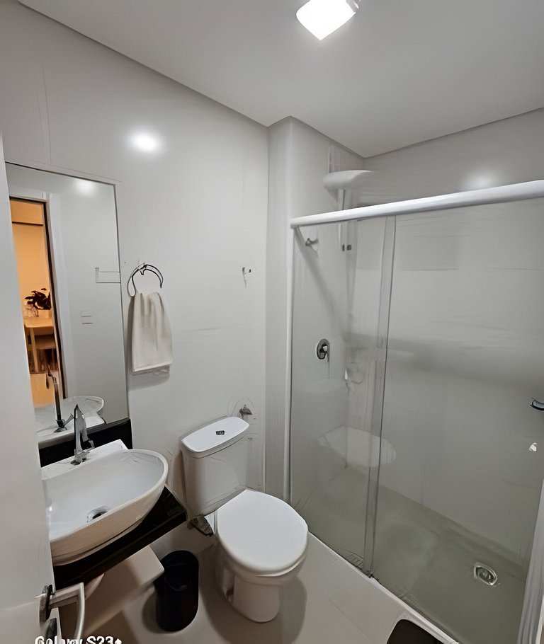 Apto - Pertinho do mar com piscina e garagem