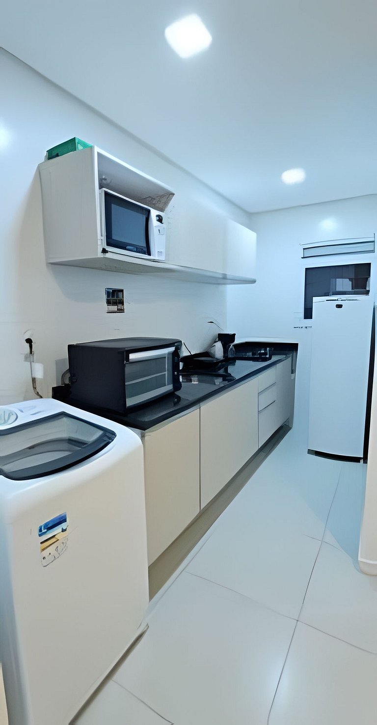 Apto - Pertinho do mar com piscina e garagem