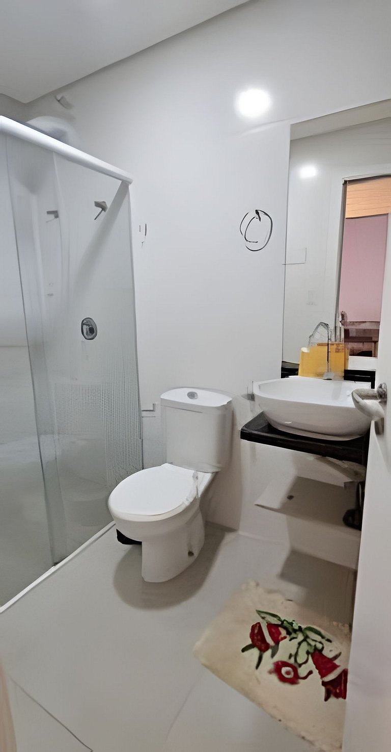 apto a passos da praia • Piscina e garagem
